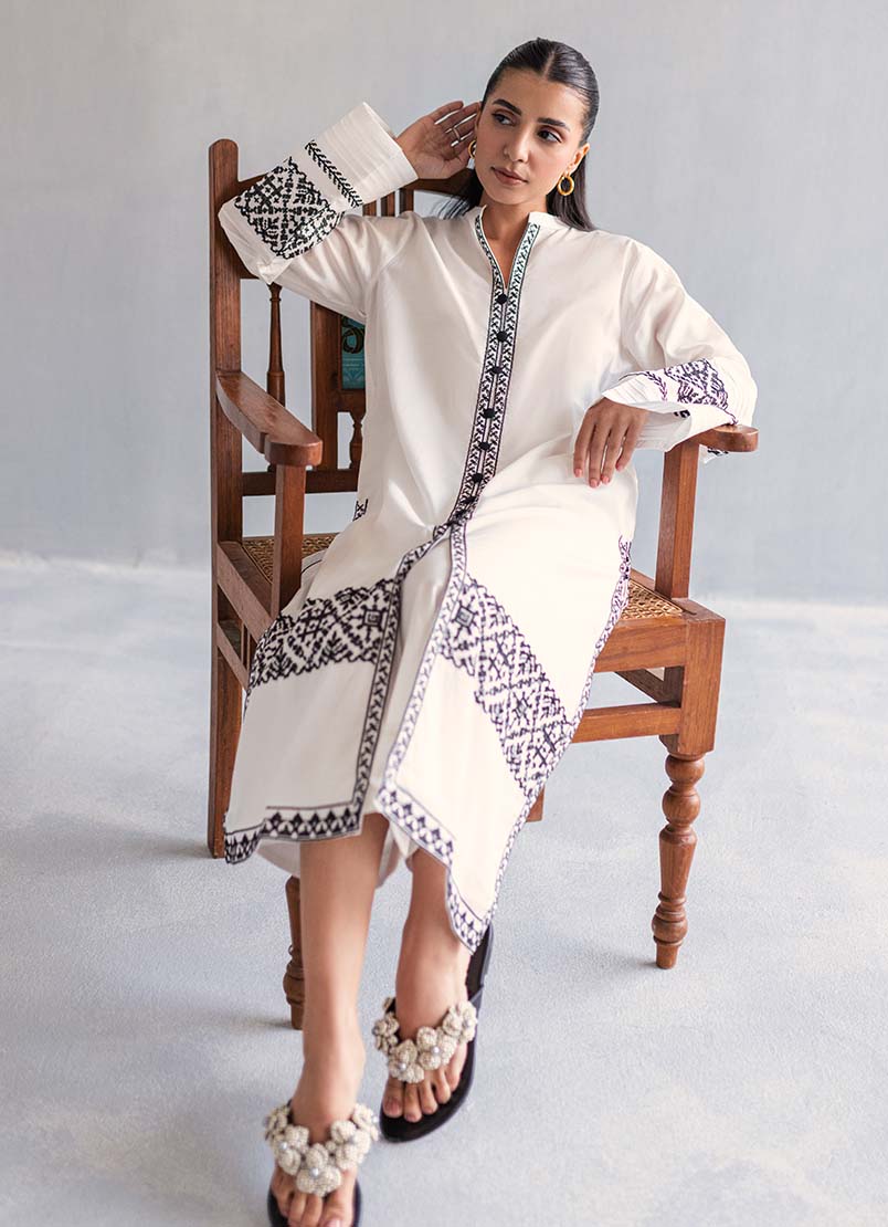 white-embroidered-kurta