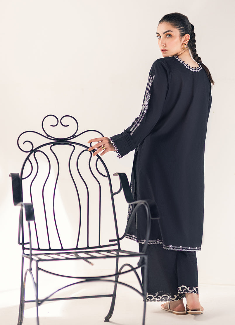 black-embroidered-kurta