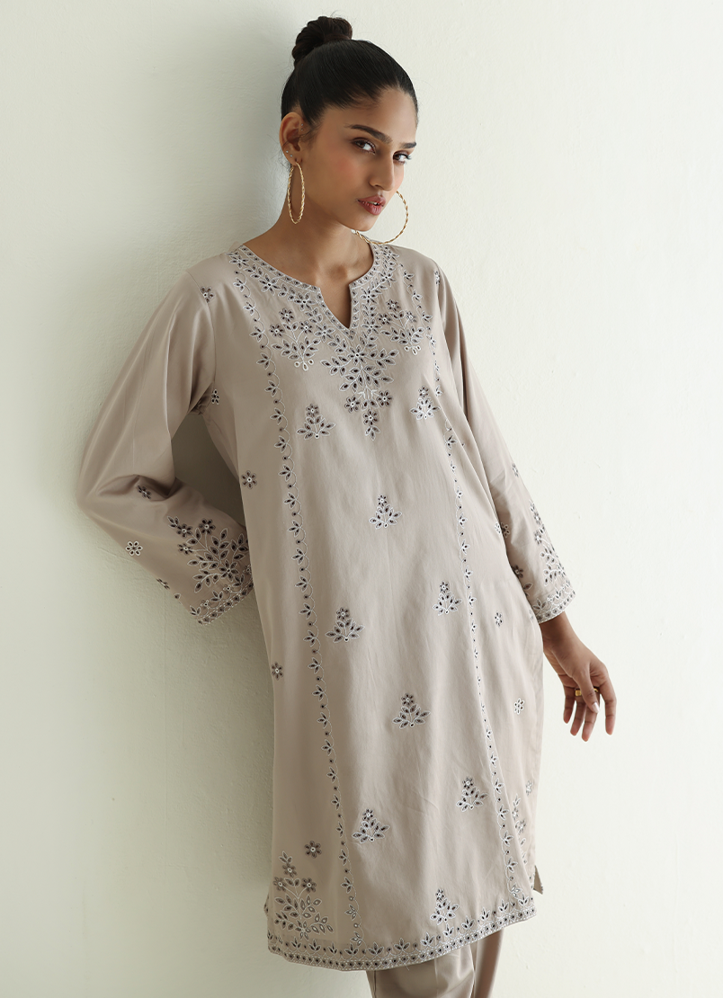 embroidered-kurta-set