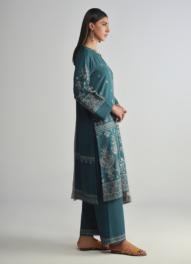 3-pc-khaddar-embroidered-suit