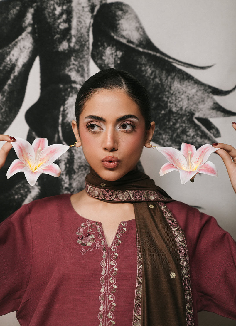 3-pc-khaddar-embroidered-suit