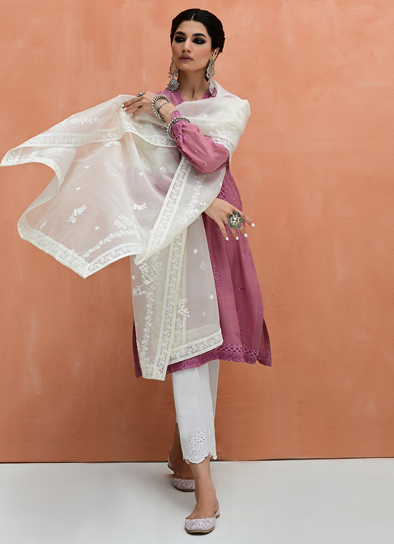 organza-embroidered-dupatta