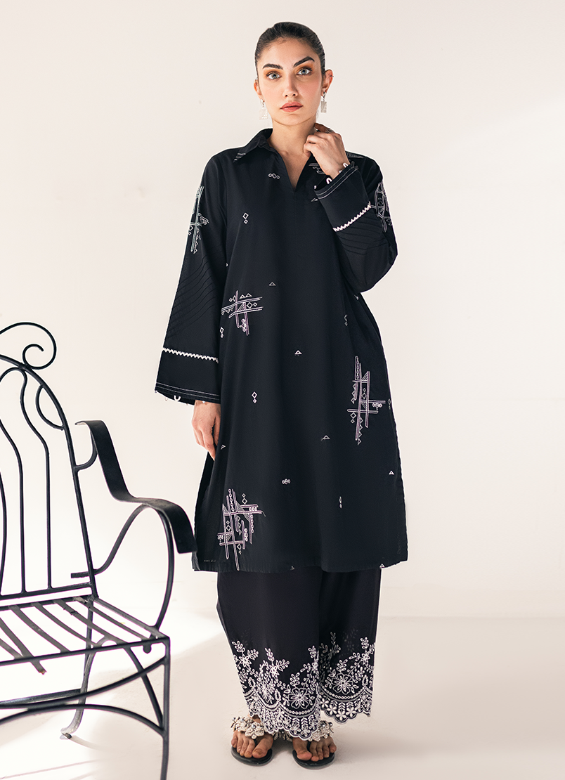 black-embroidered-kurta